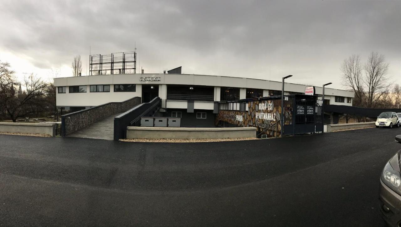塞格德Tisza Gyongye Apartmanhaz公寓 外观 照片