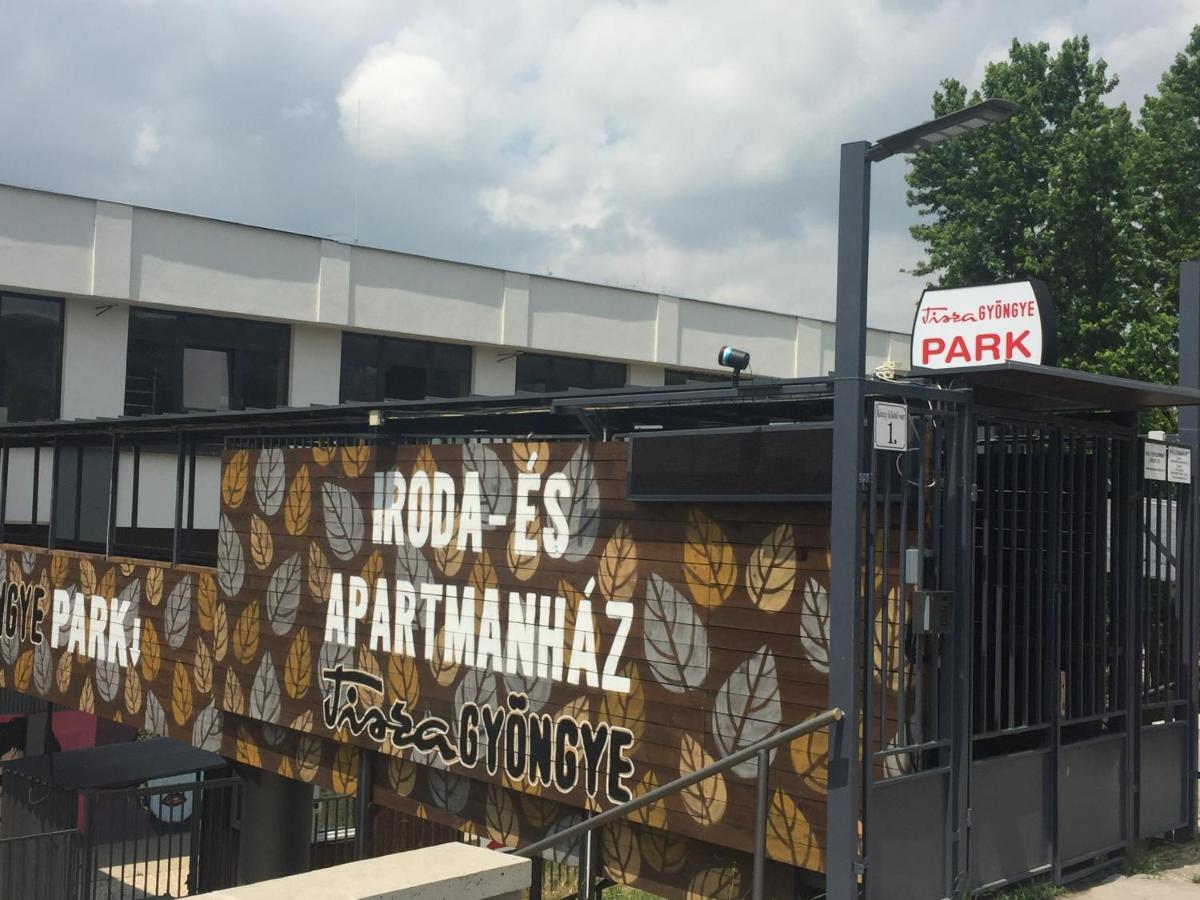 塞格德Tisza Gyongye Apartmanhaz公寓 外观 照片